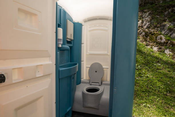 Porta potty delivery and setup in Greeley, CO